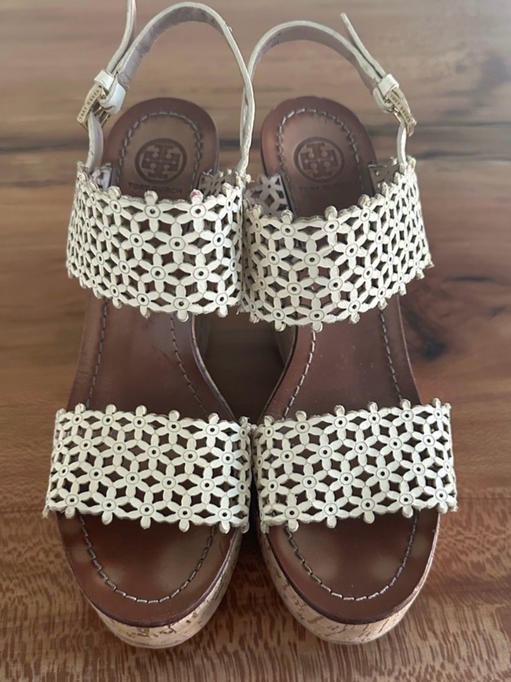 Tory Burch Daisy Leather Preforated Open Toe Platform Wedges Sandals | Size: 10M